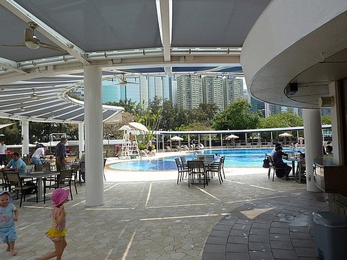 Royal Hong Kong Yacht Club with pool ©  SW